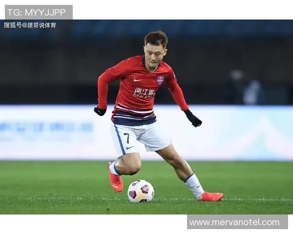 冯劲助力成都蓉城再创辉煌展现足球新风采