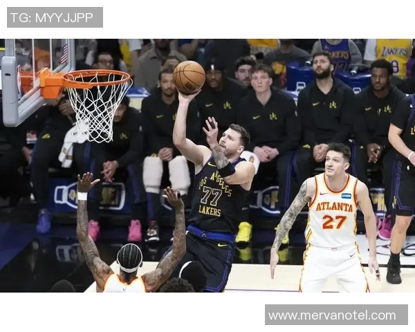 公牛队大胜湖人，创下本赛季最大分差！篮球迷绝对不能错过的精彩回顾！