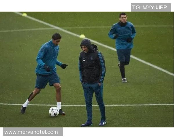 瓦拉内：我们对成功卫冕冠军充满信心，欧冠夺冠路仍然坚挺